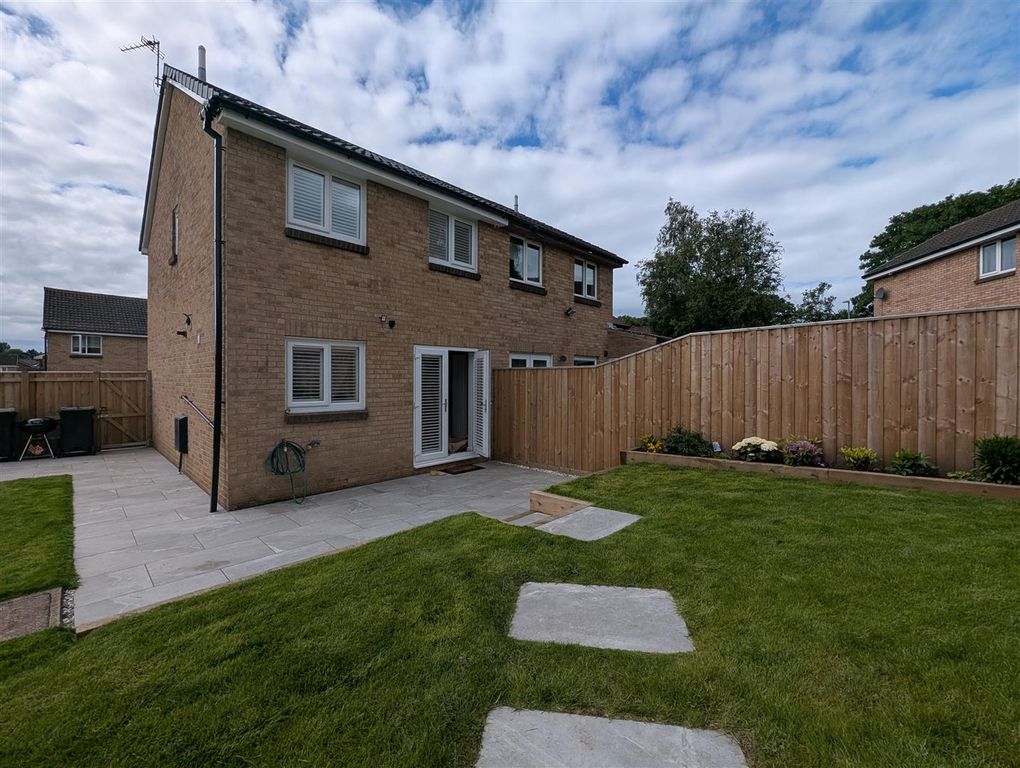 Property photo 2 of 15 Externally