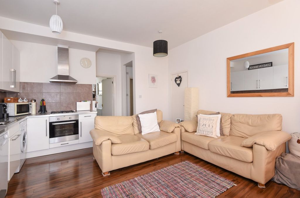 Property photo 2 of 6 Picture No. 06