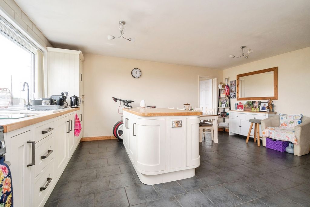 Property photo 2 of 20 Pbox-Img.Jpg