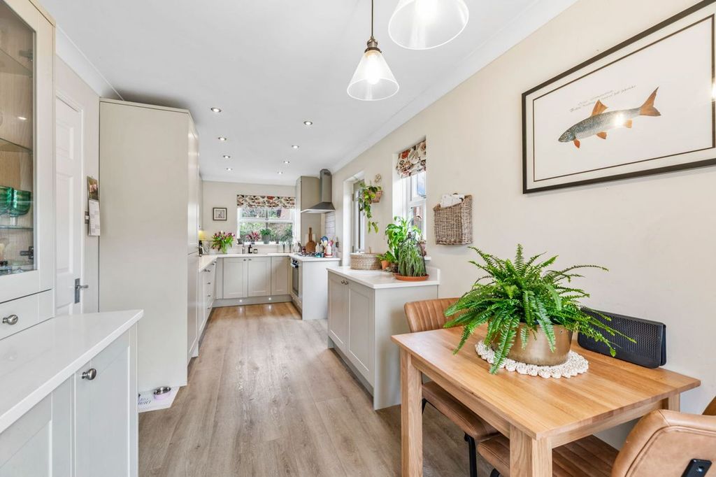 Property photo 2 of 19 Kitchen/Breakfast Room