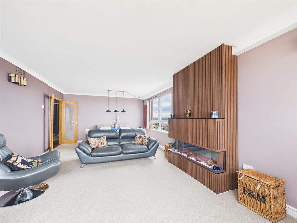 Property photo 3 of 44 Cam03604G0-Pr0351-Still006.Jpg