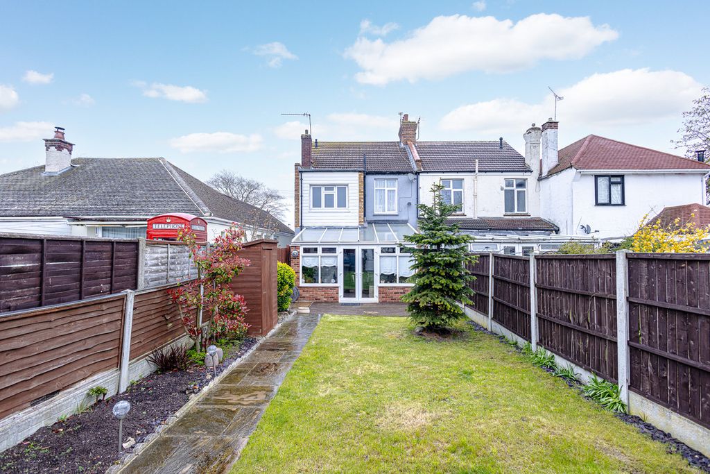 Property photo 2 of 26