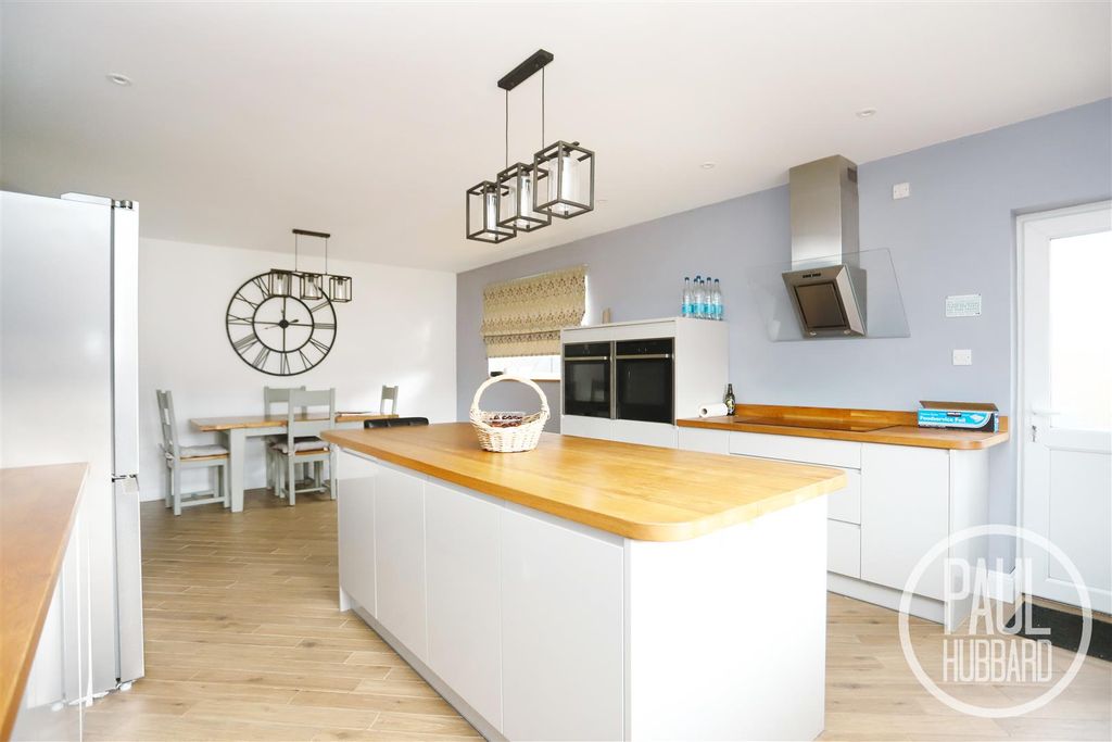 Property photo 2 of 21 Img_2442.Jpg