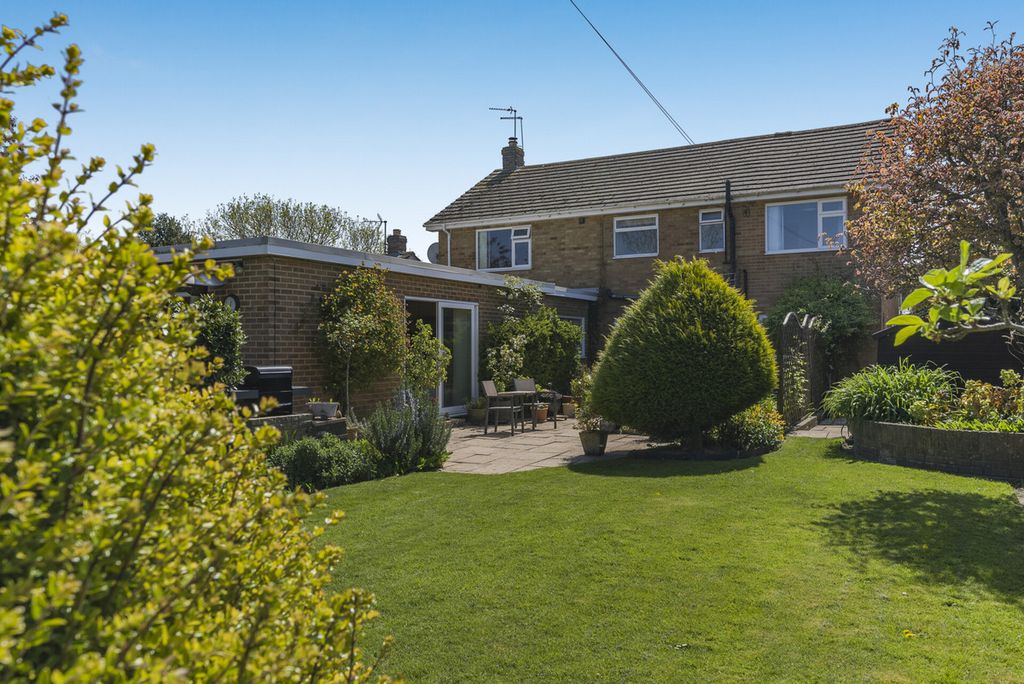 Property photo 1 of 35