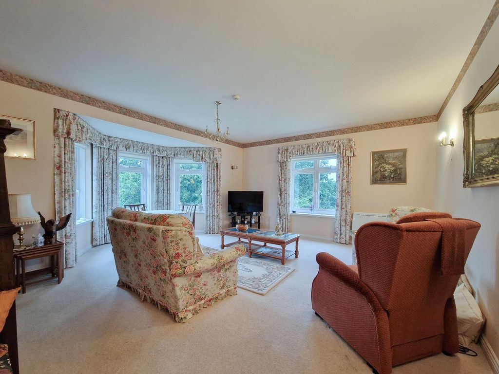Additional image 8 of 2 bed flat for sale29 Oaklands Manor, St Saviour JE2