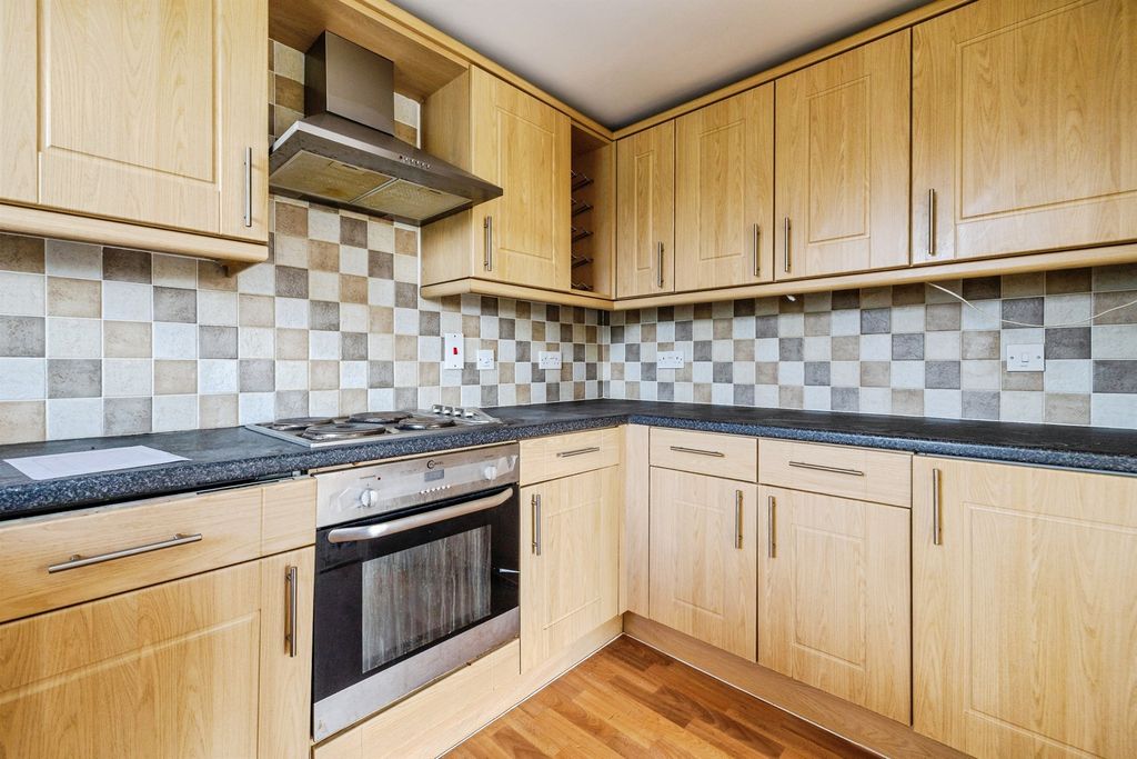 Property photo 3 of 13