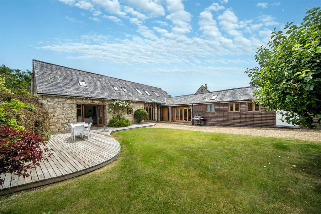 Property photo 1 of 26 The Martins