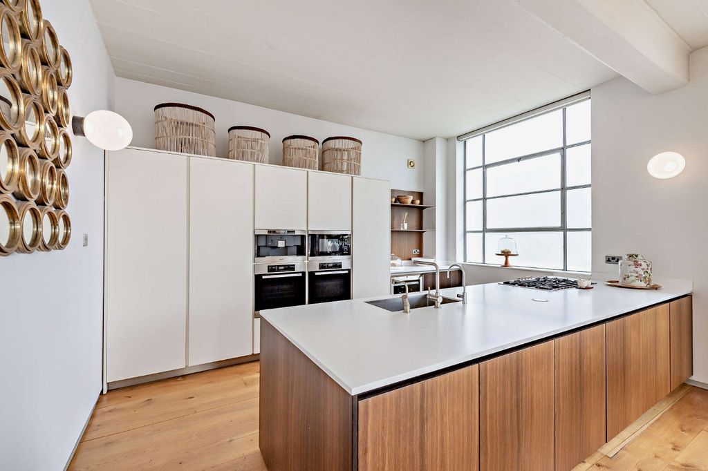 Property photo 2 of 17 Picture No. 08