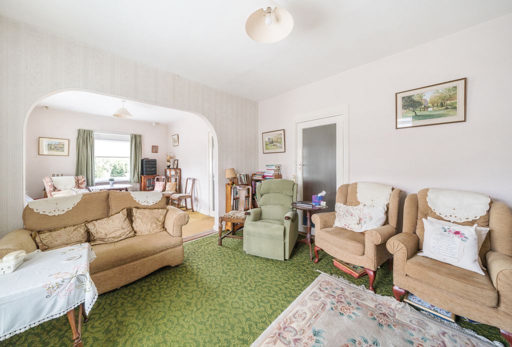 Property photo 3 of 14 1319023-17-686Bb9...
