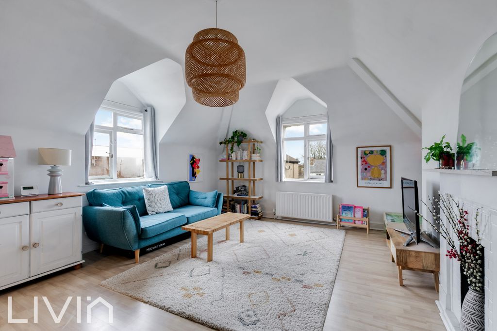 Property photo 3 of 11 Photo 3