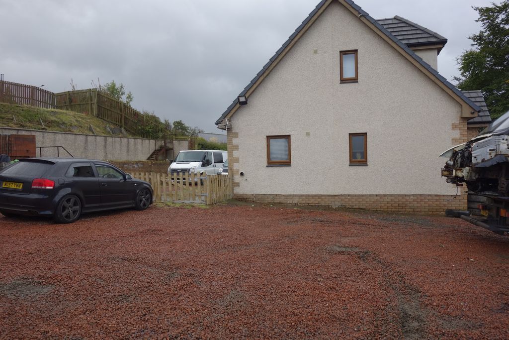 Property photo 2 of 23