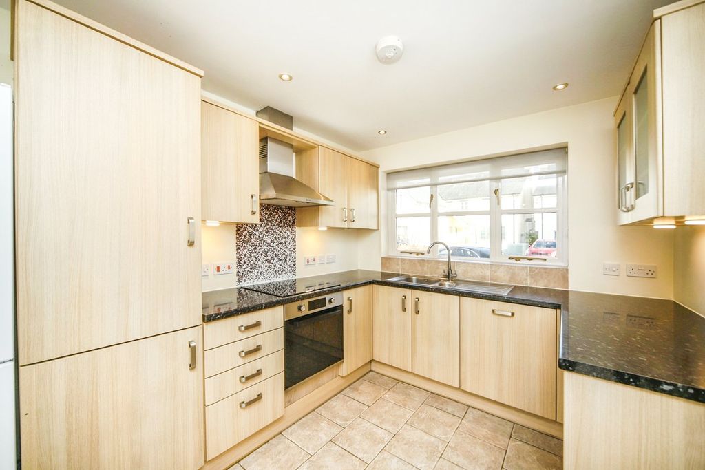 Property photo 2 of 20