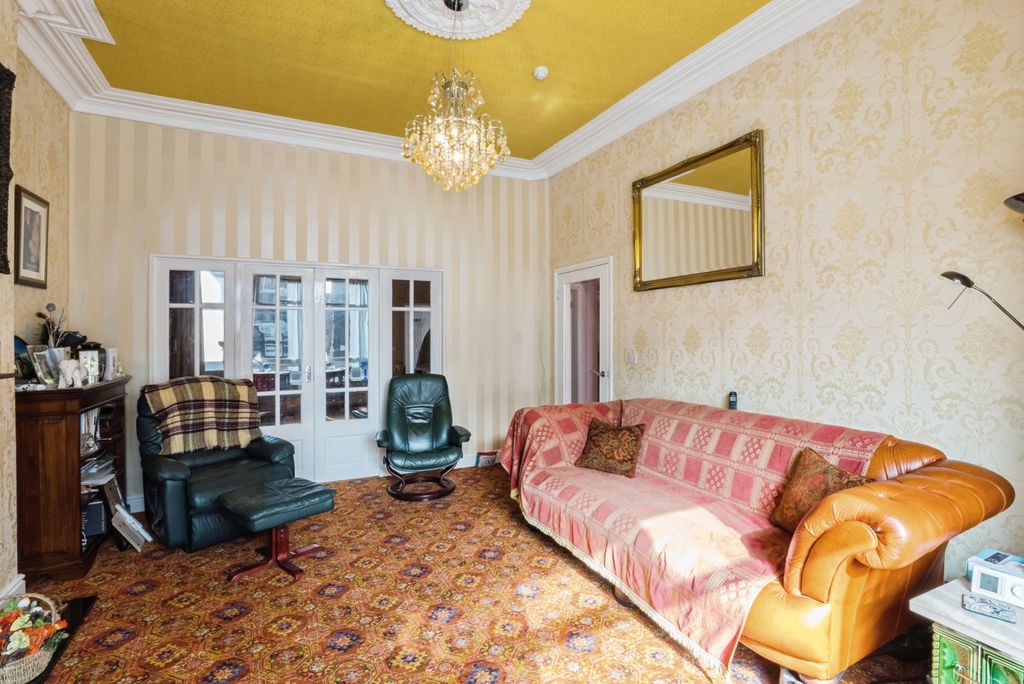 Property photo 2 of 39 Pbox-Img.Jpg