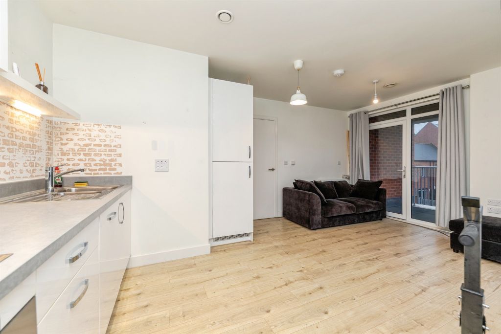 Property photo 3 of 11