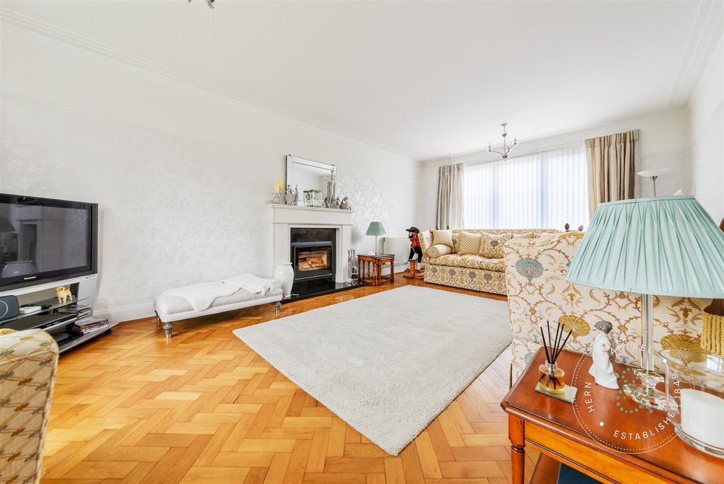 Additional image 6 of 4 bed detached house for saleLlandennis Avenue, Cyncoed, Cardiff CF23