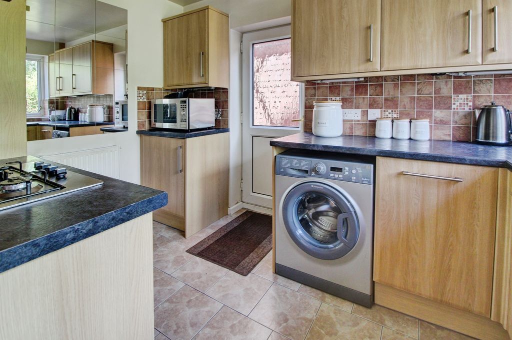 Property photo 3 of 14 Kitchen