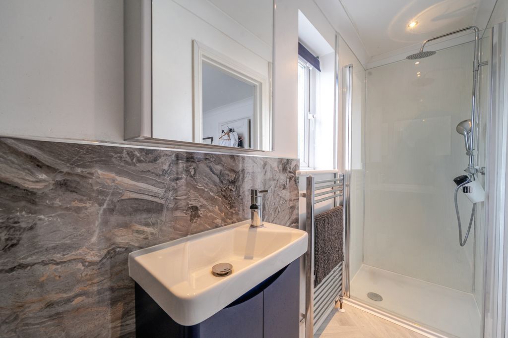 Additional image 11 of 5 bed detached house for saleGravel Road, Farnborough GU14