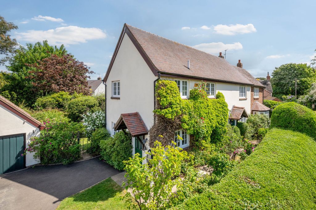 Property photo 2 of 33