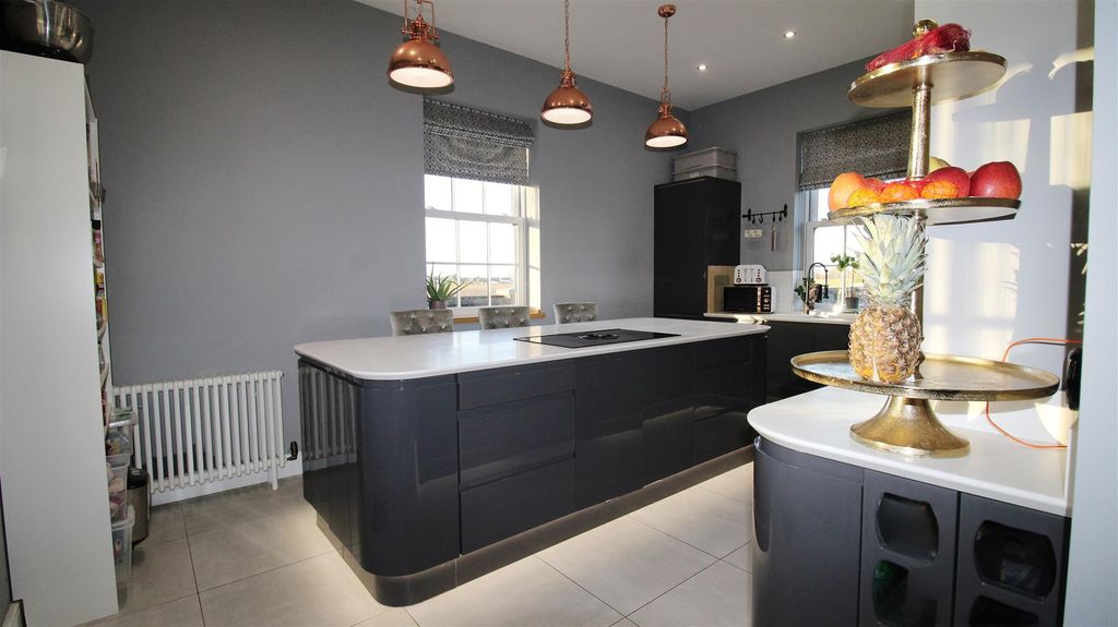 Property photo 3 of 41 Kitchen