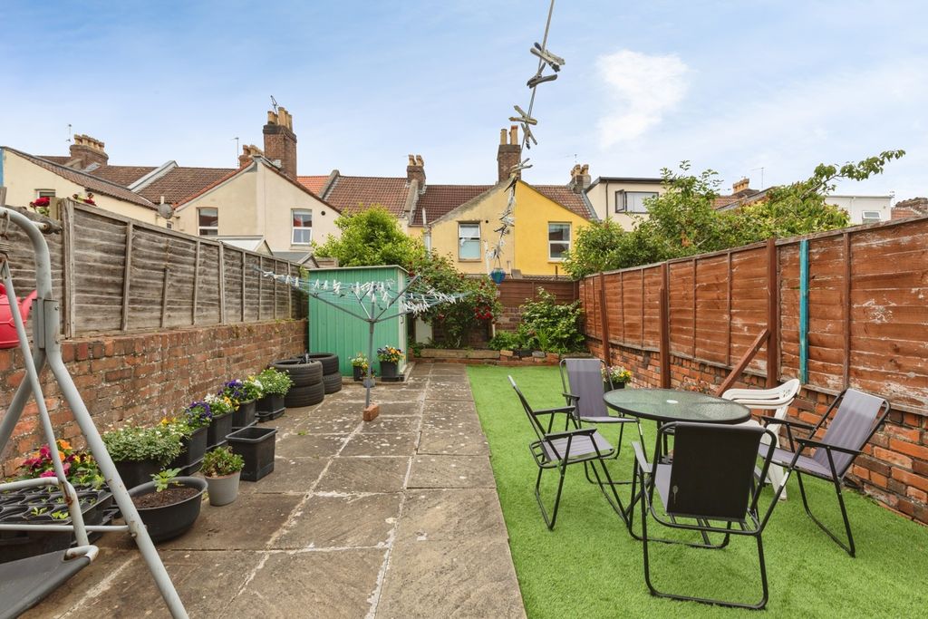 Property photo 2 of 17 Pbox-Img.Jpg