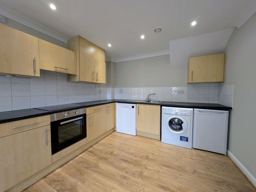 Property photo 2 of 14 Picture No. 15
