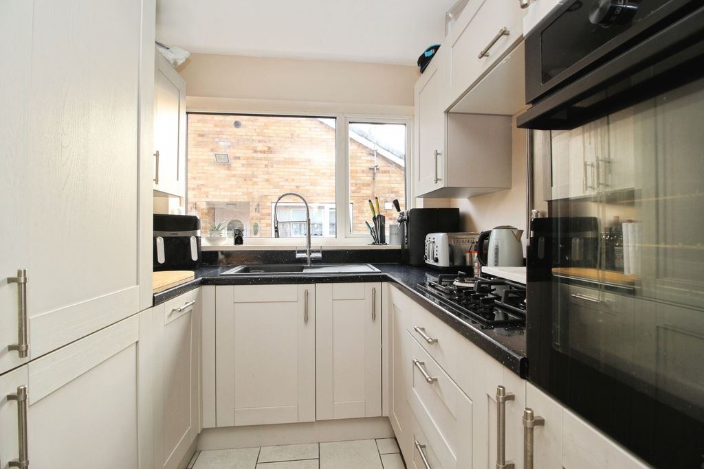 Property photo 2 of 15 Kitchen