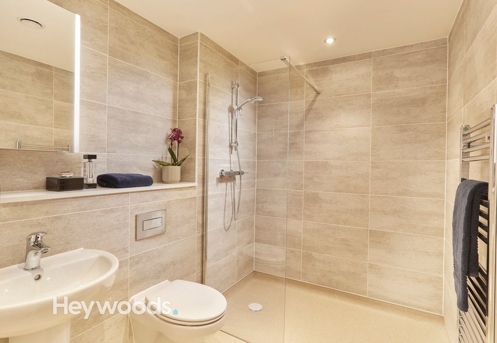 Property photo 3 of 6 Alternative Shower Room-2