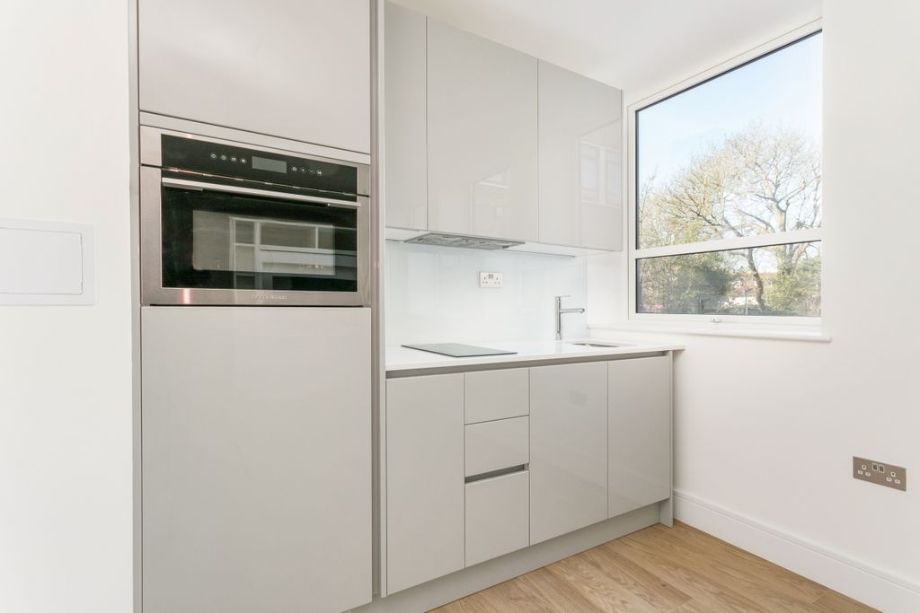 Property photo 2 of 9 Kitchen