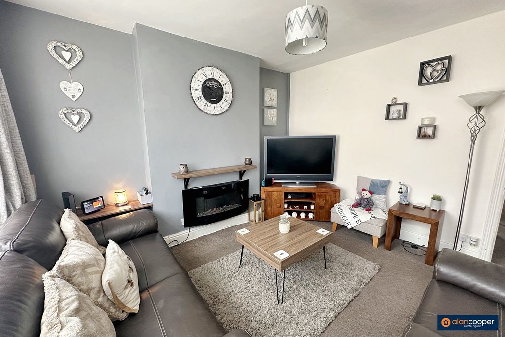 Property photo 3 of 10 4402644