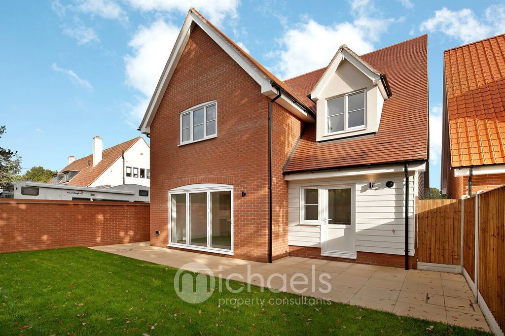 Property photo 2 of 36
