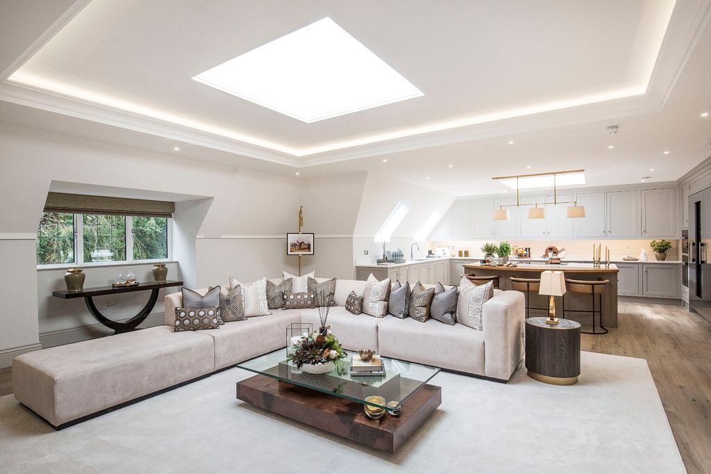 Property photo 1 of 13 Open Plan Space