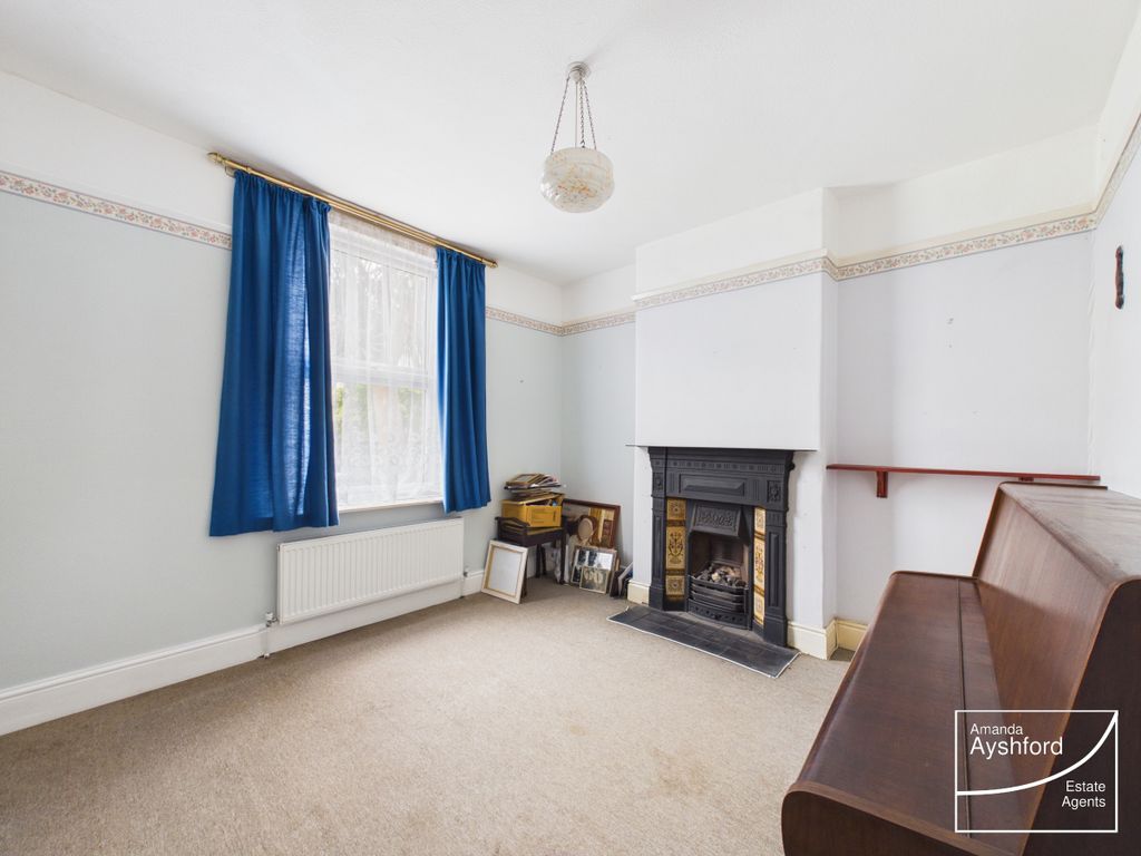 Property photo 3 of 25