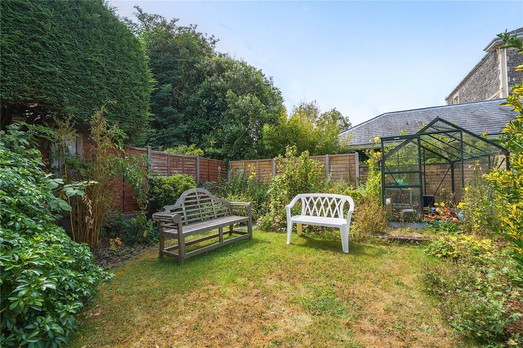 Property photo 2 of 33 Picture No. 07