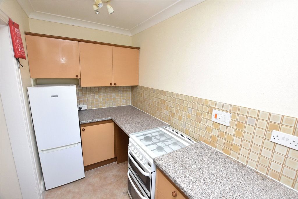 Property photo 3 of 7 Kitchen