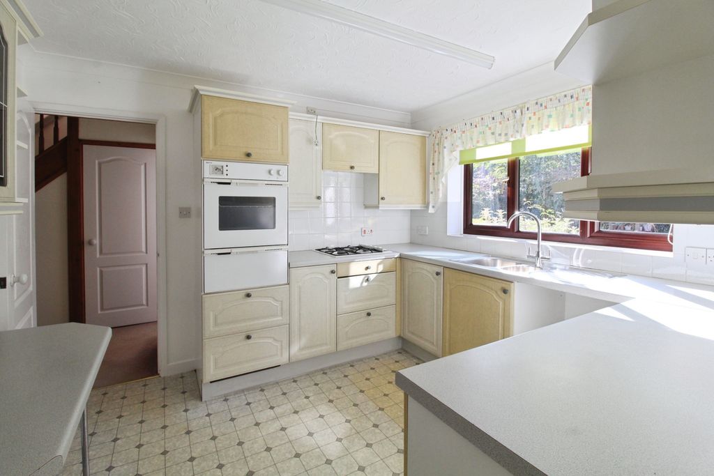 Property photo 2 of 29 Kitchen