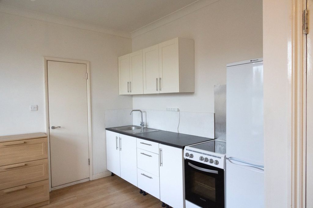 Property photo 1 of 7 Kitchen