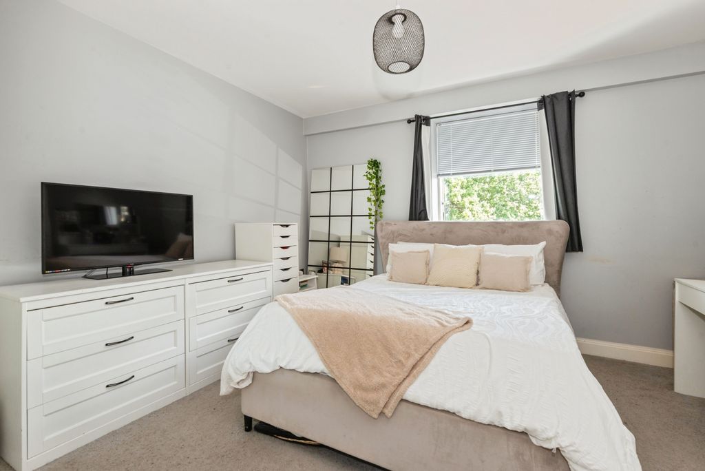 Property photo 3 of 14 Bedroom