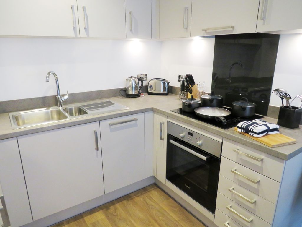 Property photo 3 of 6 Kitchen