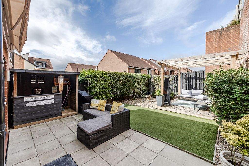 Property photo 2 of 26 Rear Garden
