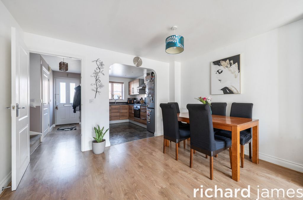 Property photo 3 of 14 1E2F5Fba39B84Ccfabe3Da87B2cc1040