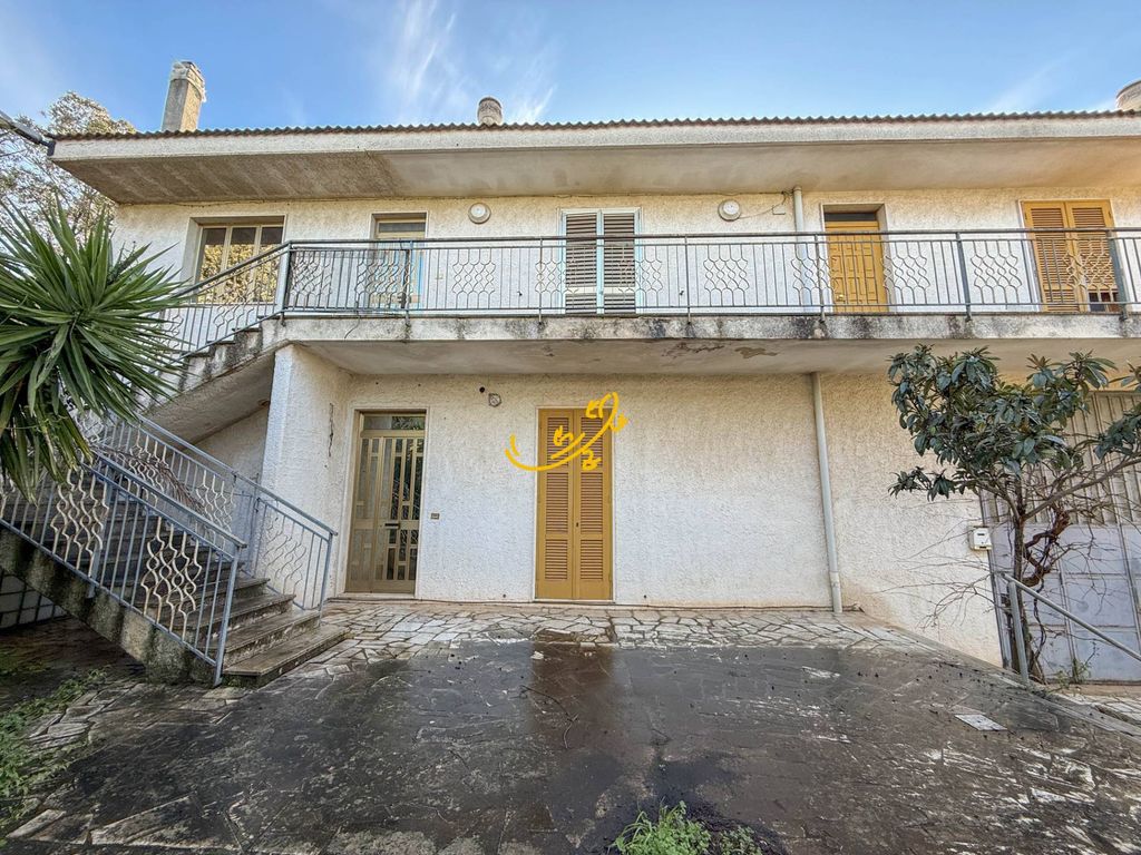 Property photo 3 of 49