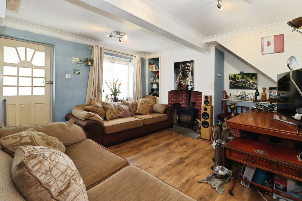 Property photo 3 of 17