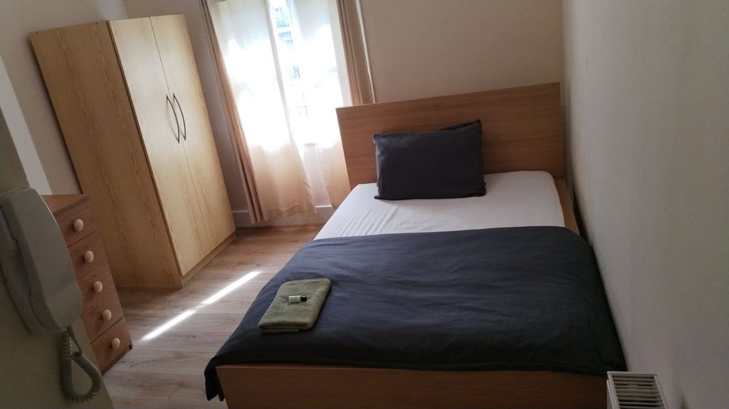 Property photo 1 of 2