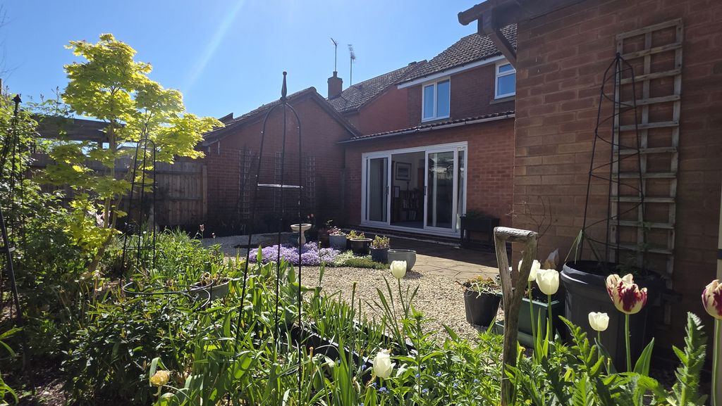 Property photo 2 of 32