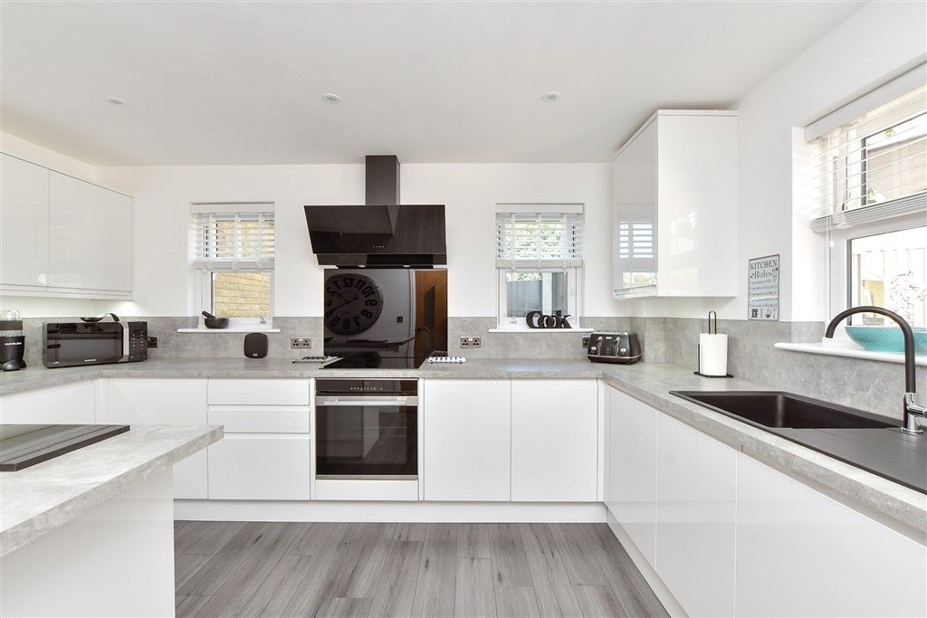 Property photo 1 of 16 Kitchen