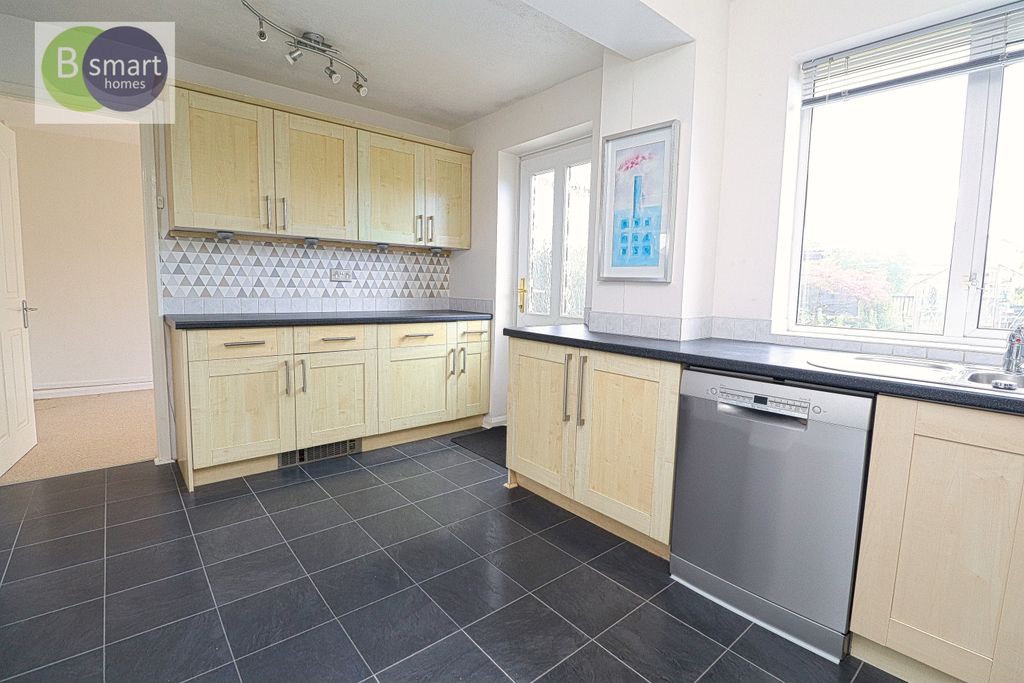 Property photo 3 of 16 Img_5048
