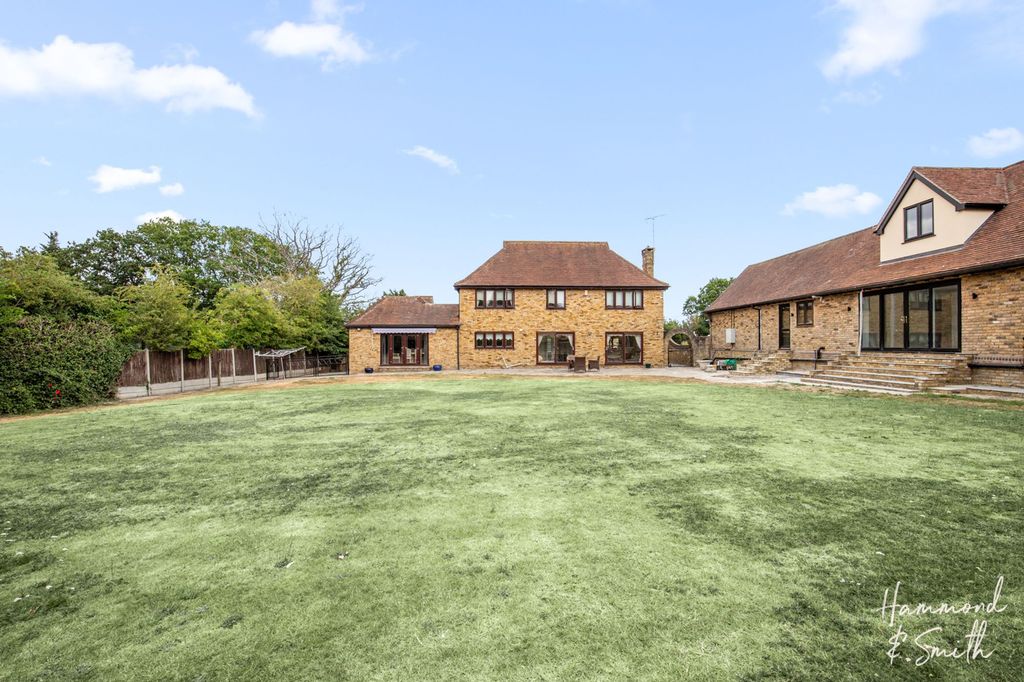 Property photo 3 of 38