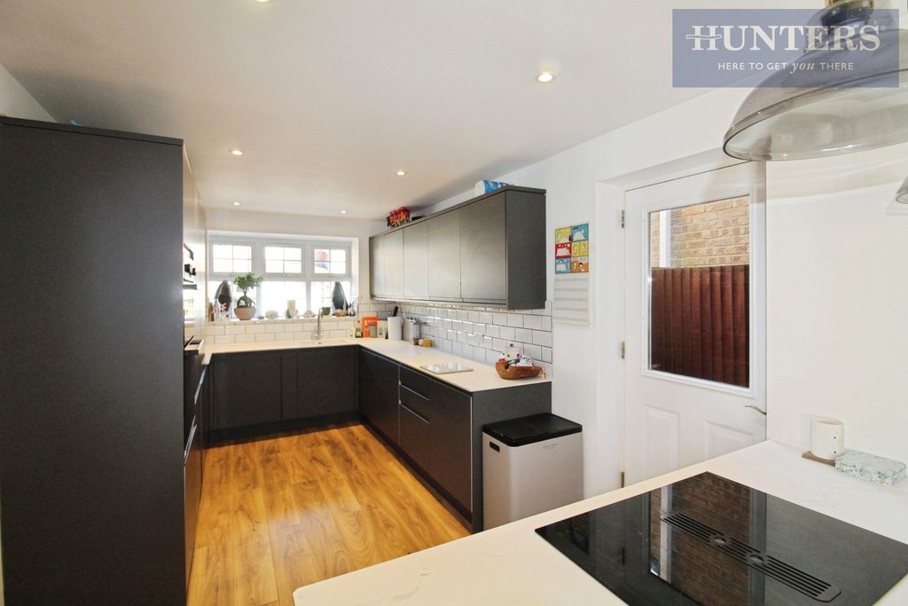 Property photo 2 of 50 Pbox-Kitchen-335724.Jpg