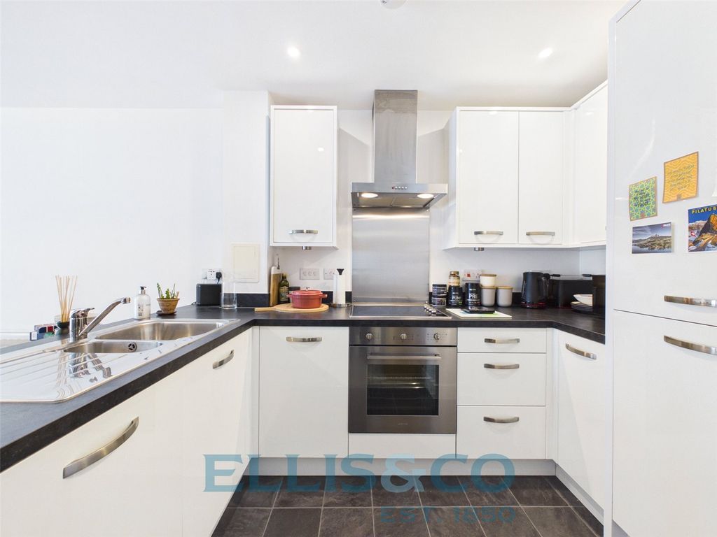 Property photo 3 of 15 Picture No. 12