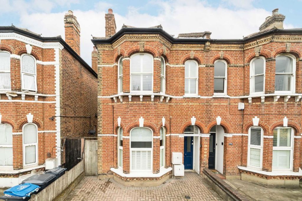 Property photo 1 of 8